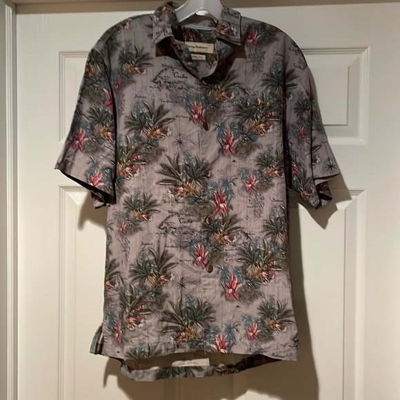 Tommy Bahama silk shirt - Picture 1 of 4